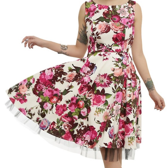 Hot Topic Dresses & Skirts - Hot Topic Pink Floral Retro Swing Dress